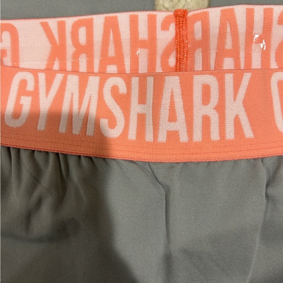 Gymshark NWOT Grey Cropped Leggings - Picture 3 of 3